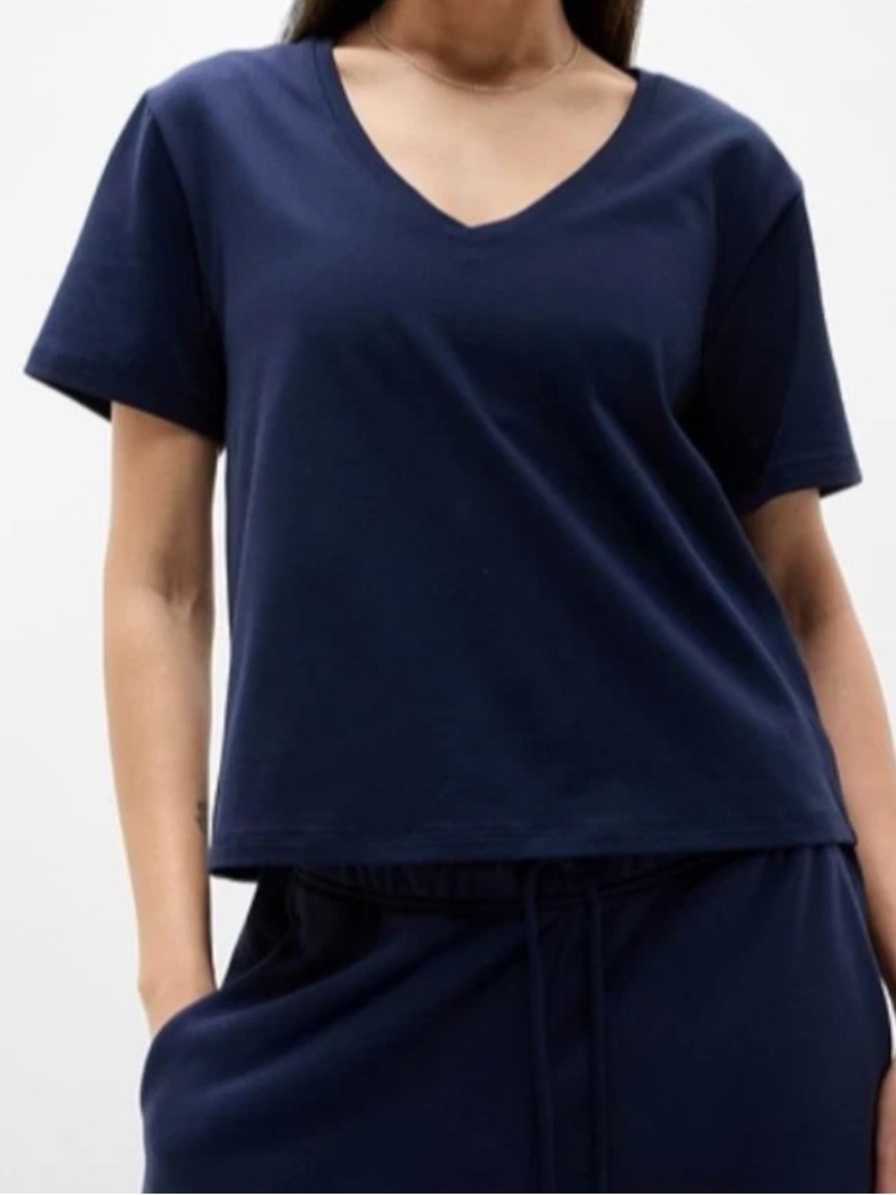 Athleta Essential V-neck Tee Size M Navy Short Sleeve Tee NWT